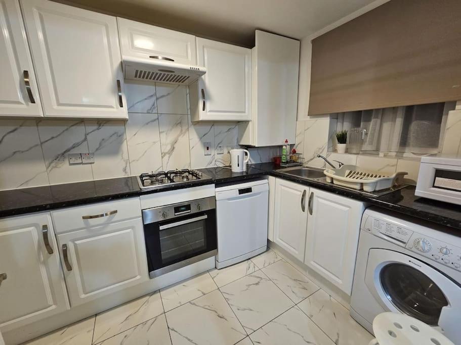 شقة Lovely Flat Close To Shepherd'S Bush لندن المظهر الخارجي الصورة